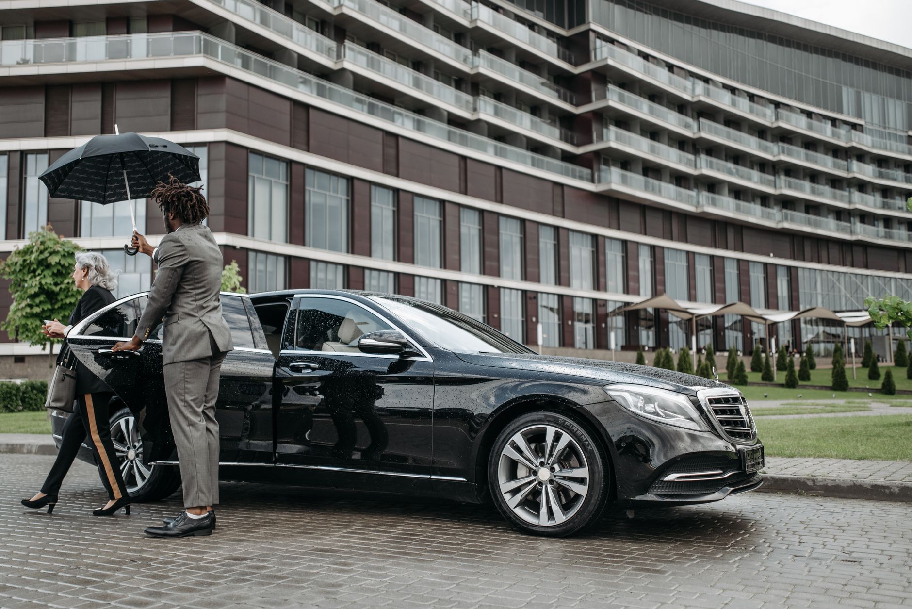 Chauffeur privé équipe à Issy-les-Moulineaux